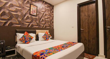 Hotel Rosewood Inn Room Type - Deluxe Room With City View