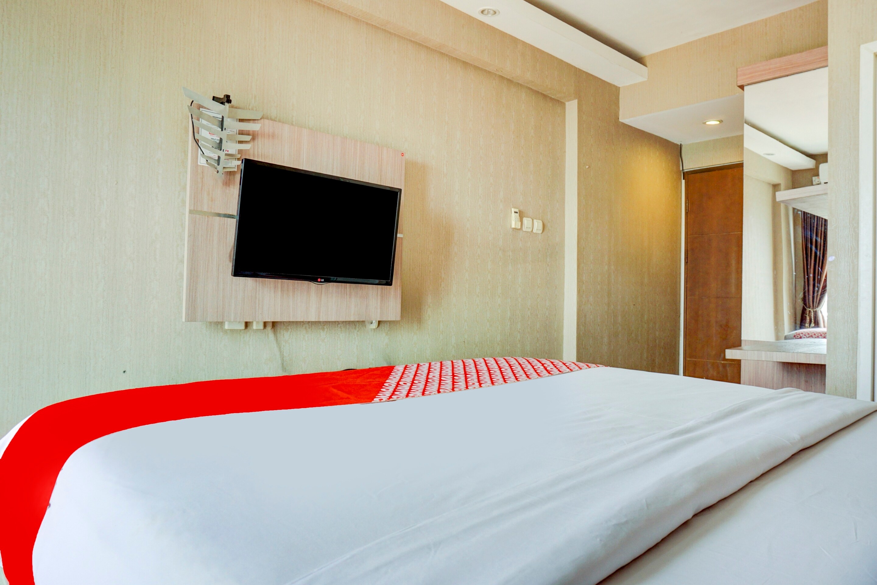 Hotel O Apartemen Bogor Valley - Tap to explore photos
