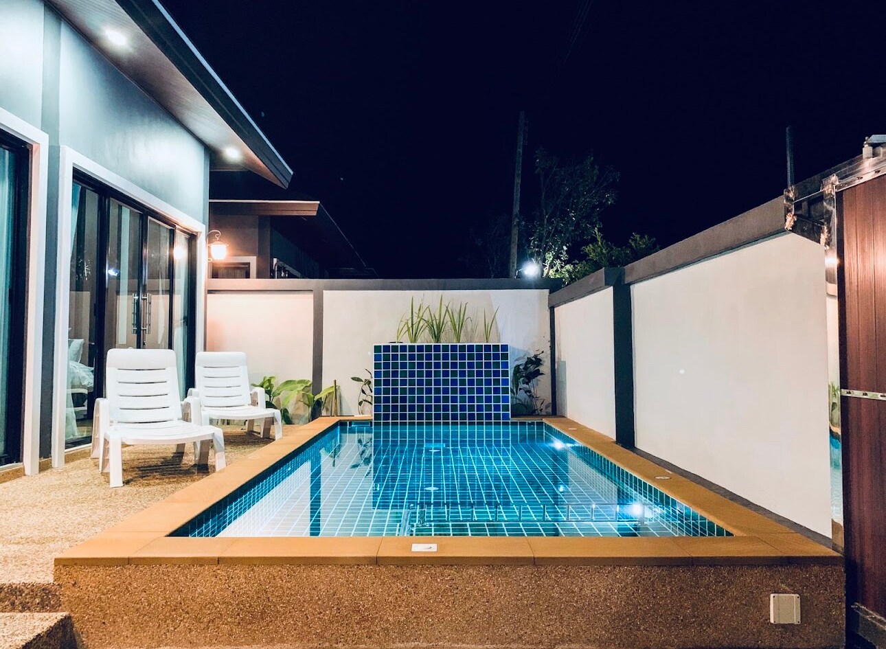 Luxury Private Pool Villa Ao Nang Krabi - Tap to explore photos