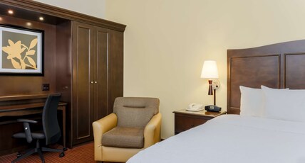 Hampton Inn by Hilton Champaign/Urbana Room Type - 1 KING BED NONSMOKING