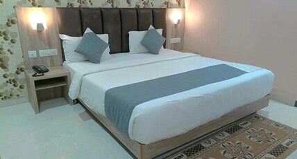 Hotel VIP Square Room Type - Deluxe AC Room