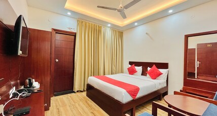 Lucky Residency Room Type - Deluxe Room