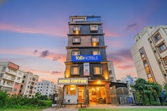 Rooms of FabHotel Bhumi Inn