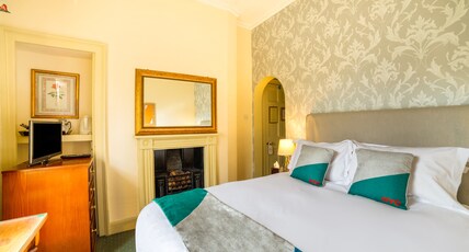 OYO Bailbrook Lodge, Bath Room Type - Standard Double Room