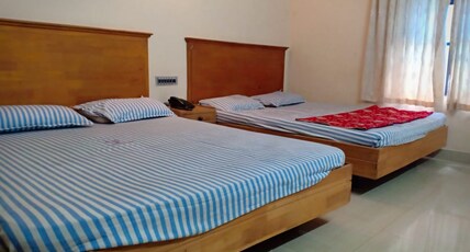 NAMASKAR HOTEL Room Type - Four Bed Non Ac Family Room
