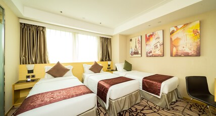 Eco Tree Hotel Sheung Wan Room Type - Deluxe Triple Room With City View