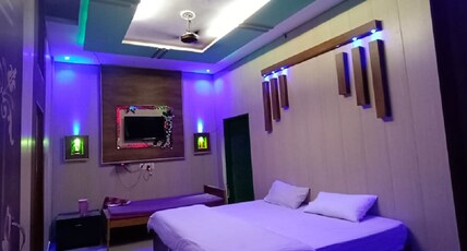 The Prayaraj House Room Type - Deluxe Room with AC