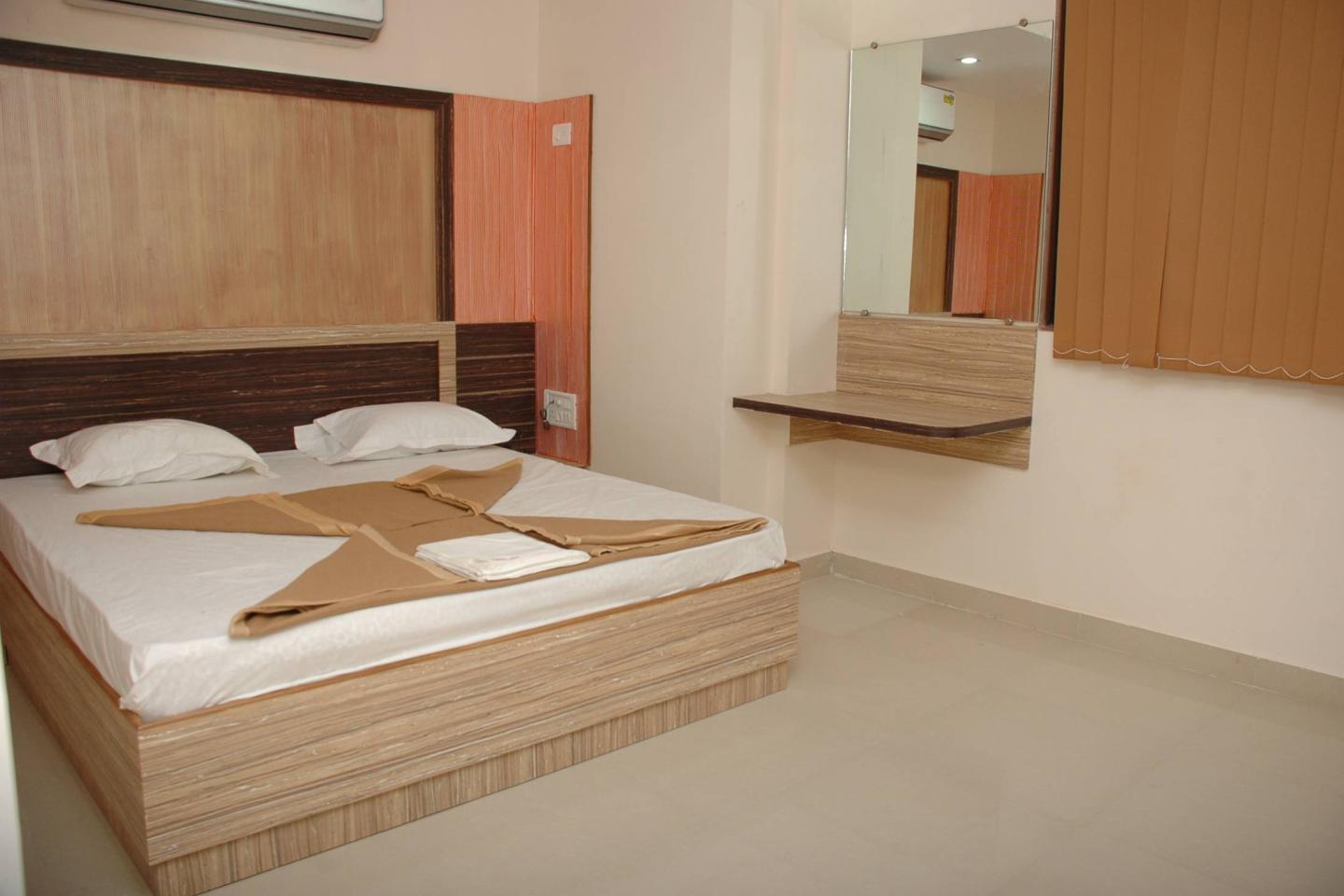 Hotel Raj Mahel - Tap to explore photos