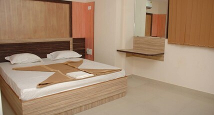 Hotel Raj Mahel  Room Type - AC Super Deluxe Room