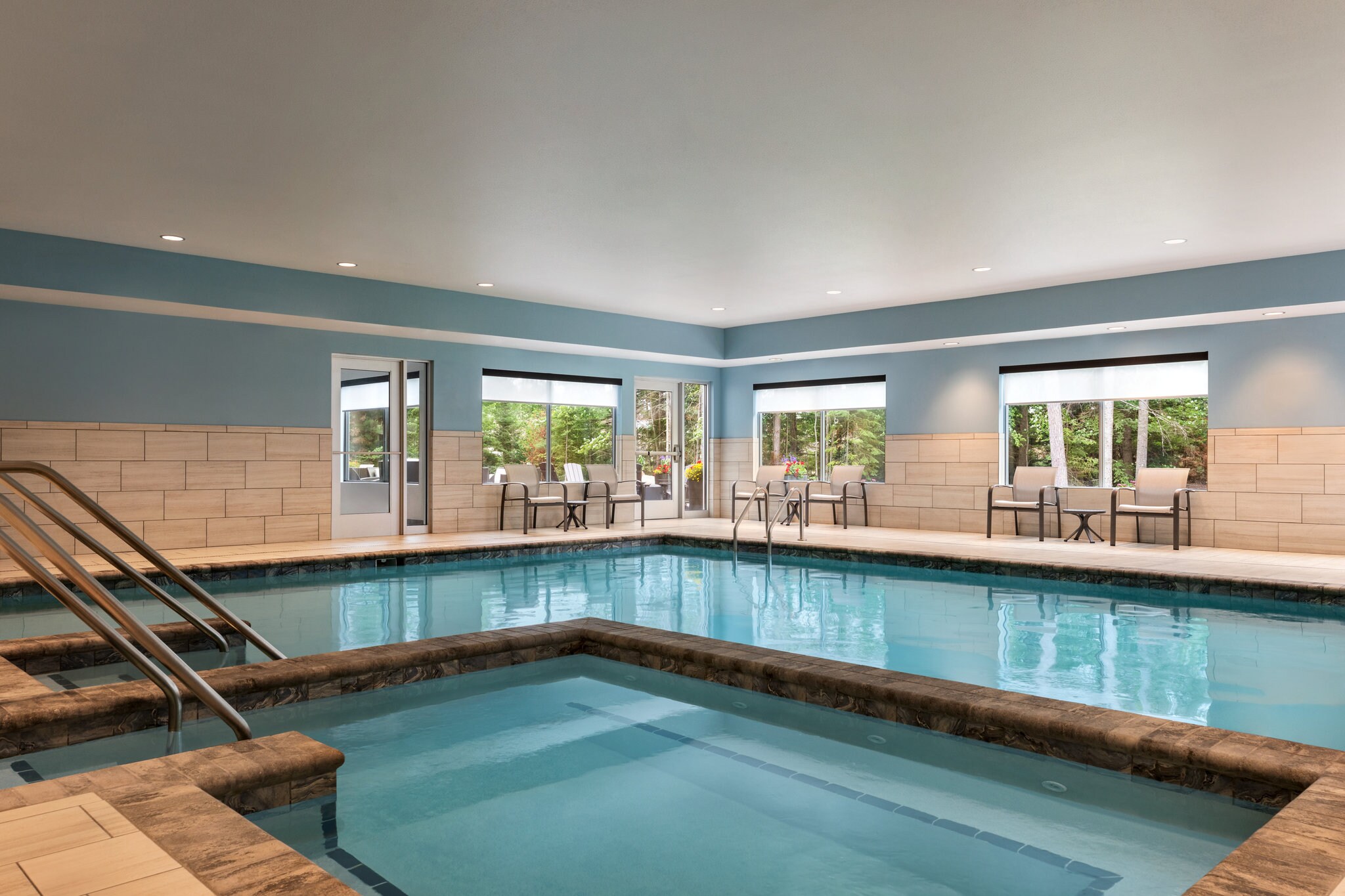 Holiday Inn Express & Suites RHINELANDER - Tap to explore photos
