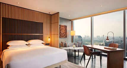 Park Hyatt Jakarta Room Type - 1 KING BED WITH MONAS VIEW