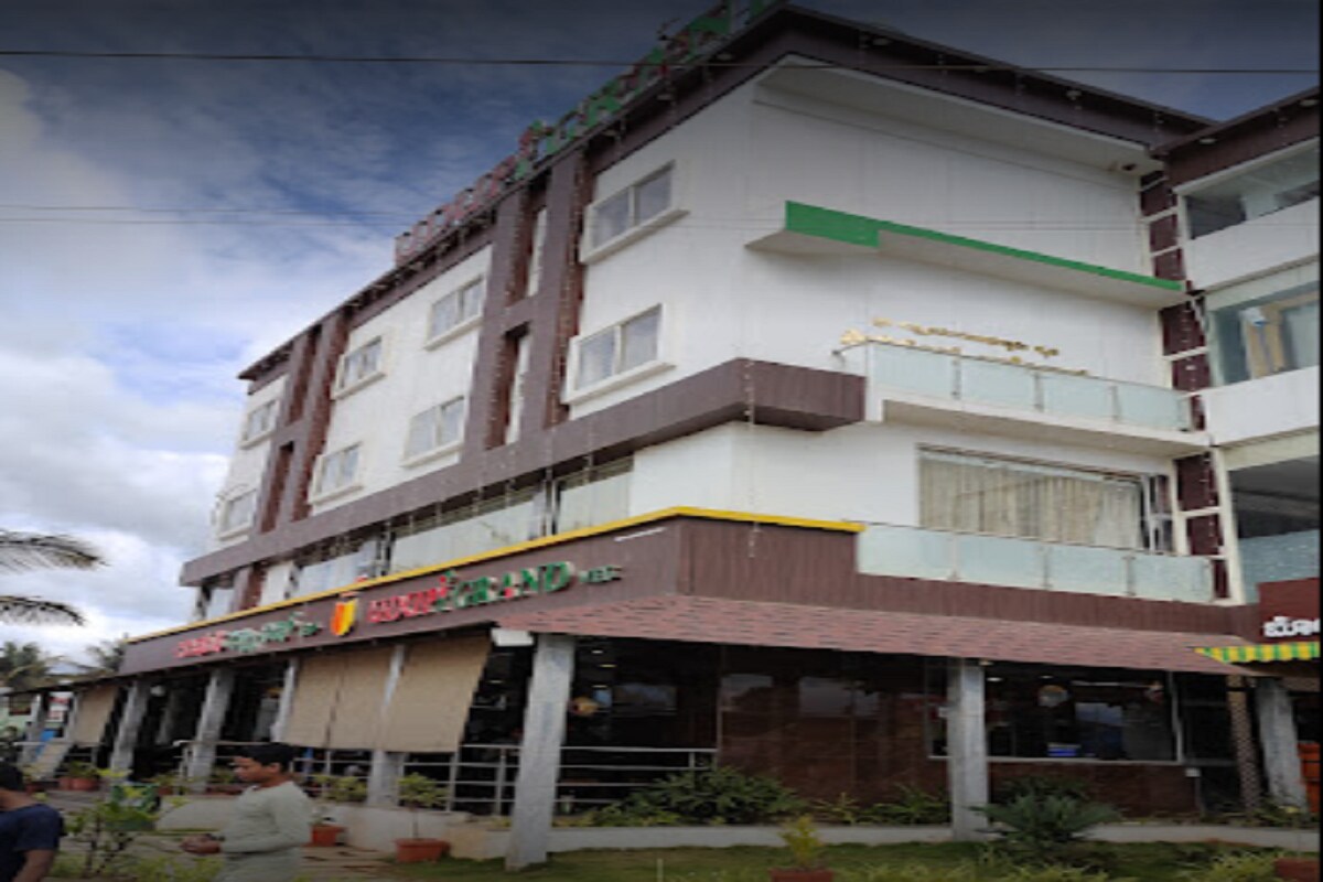 VISHNUPRIYA BOARDING & LODGING - Tap to explore photos