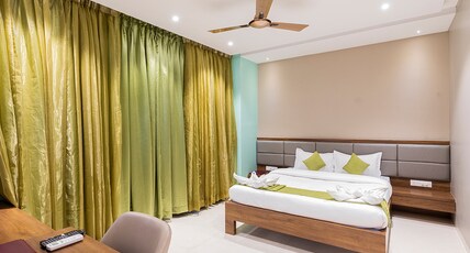 HOTEL SEVEN OAKS Room Type - Suite Room with Bathtub