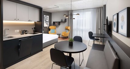Radisson Hotel & Suites Zurich Room Type - Premium Studio Suite