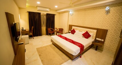 Hotel Mahalakshmi Residency Room Type - Premium Room