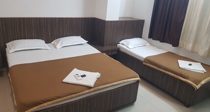 Blueberry Budget Hotel Room Type - 3 bed Ac