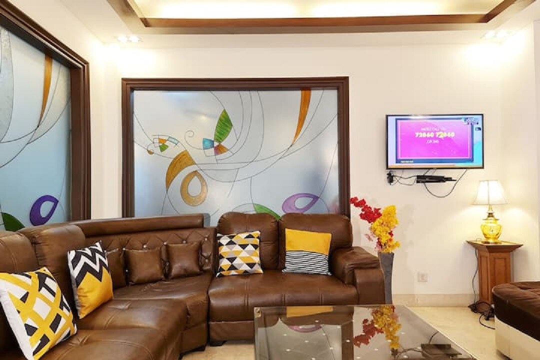 Ultra Luxurious Spacious 4 BHK Apartment - Tap to explore photos