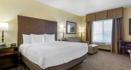 Best Western Plus Ellensburg Hotel Room Type - Suite-1 King Bed, Non-Smoking, Kitchenette, Deluxe Furnishings, High Speed Internet Access, Full Bre Best Western Plus Ellensburg Hotel Room Type - Suite-1 King Bed, Non-Smoking, Kitchenette, Deluxe Furnishings, High Speed Internet Access, Full Bre