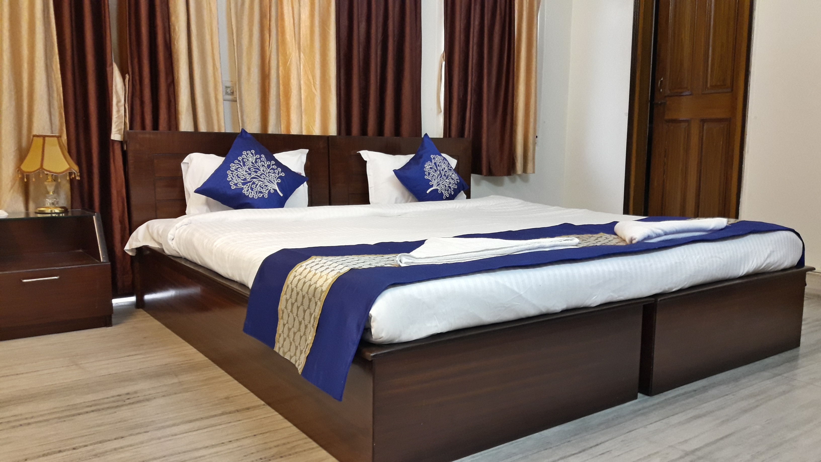 Comfort Guest House - Tap to explore photos