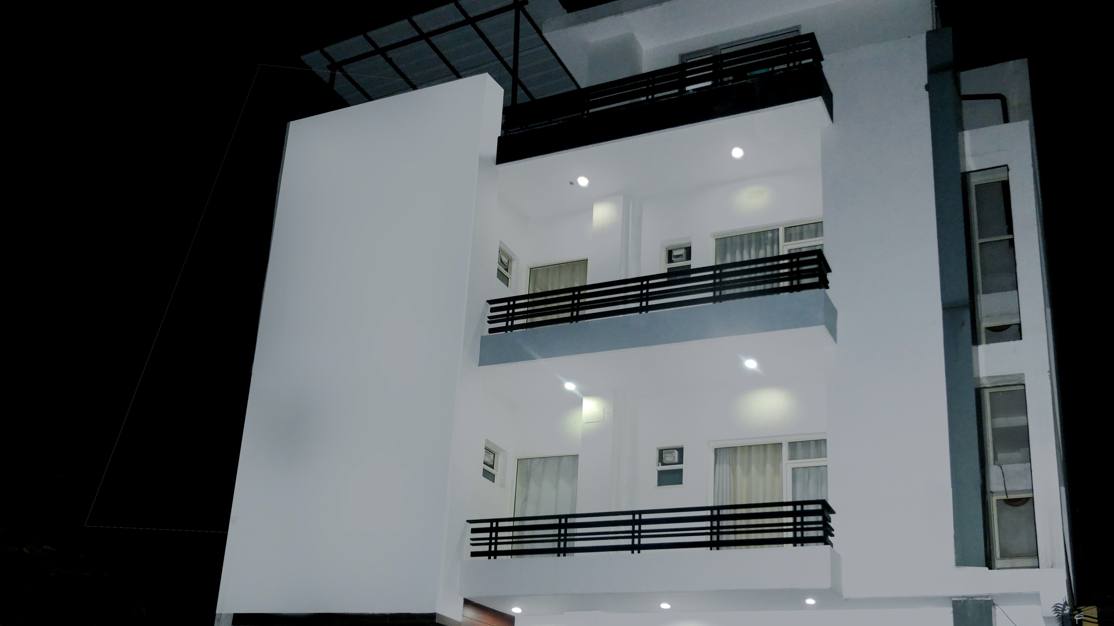 Hotel Aarya - Tap to explore photos