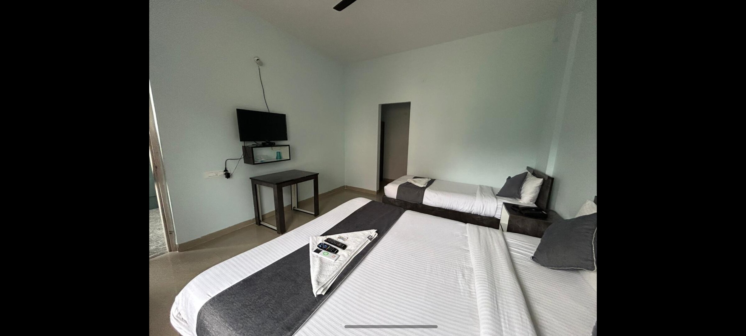 Hotel O Savi Rooms - Tap to explore photos