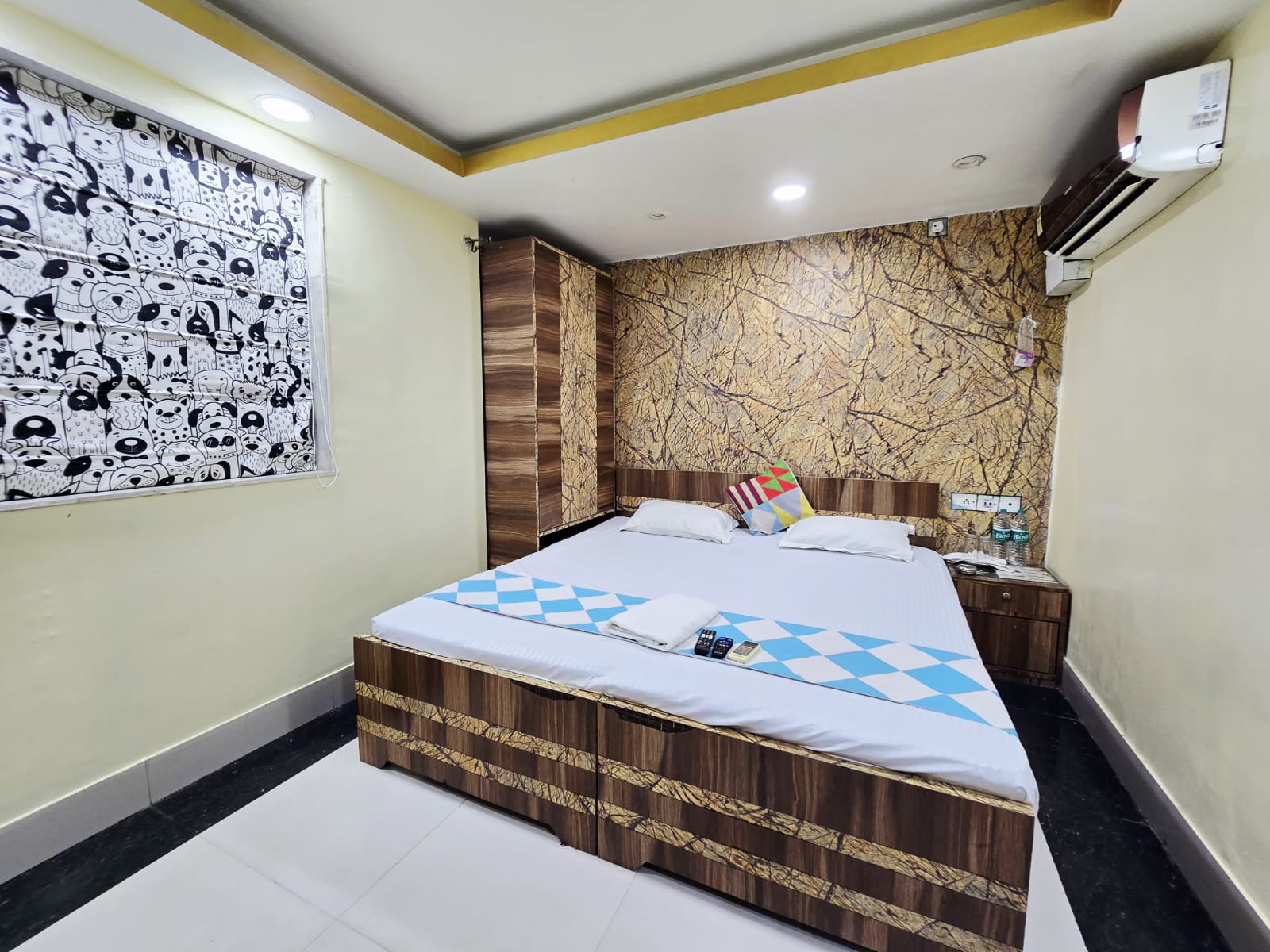 Hotel Trivedi International 500M from The Acropolis Mall - Tap to explore photos
