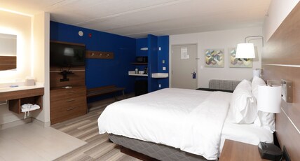 Holiday Inn Express & Suites TEMPE Room Type - 1 King Standard Communications Accessible Sofa Bed Holiday Inn Express & Suites TEMPE Room Type - 1 King Standard Communications Accessible Sofa Bed
