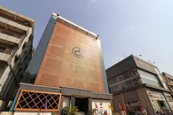 Hotel Dayal International