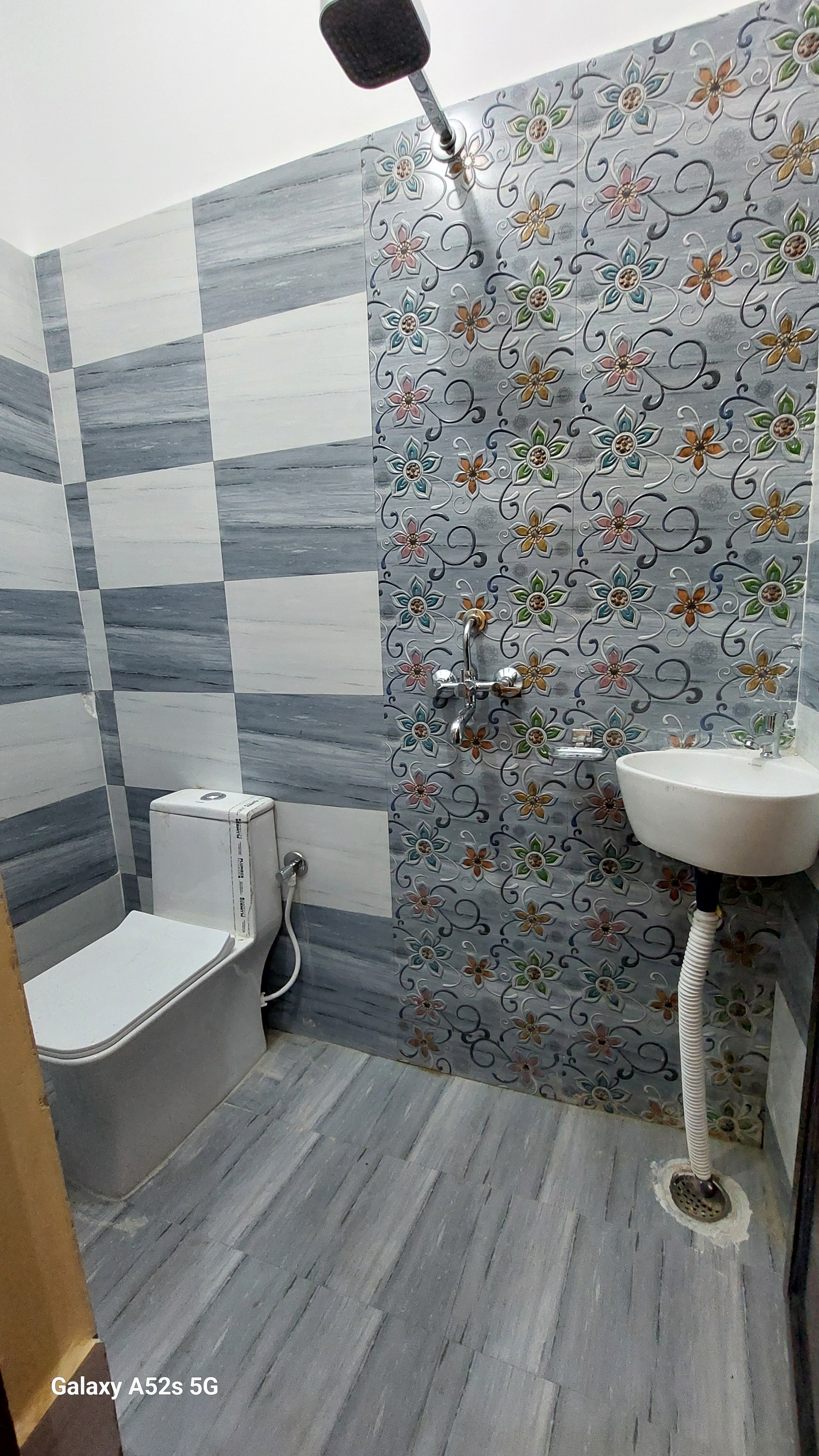 NARAYANI PAYING GUEST HOUSE - Tap to explore photos