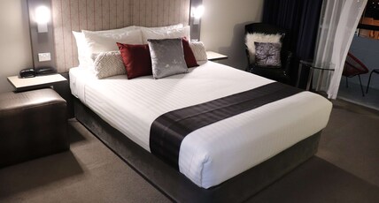 Best Western Plus Hotel Lord Forrest Room Type - 1 Queen Bed, Non-Smoking, Deluxe Room, City View, Pillow Top Mattress, Balcony, Mini Bar Best Western Plus Hotel Lord Forrest Room Type - 1 Queen Bed, Non-Smoking, Deluxe Room, City View, Pillow Top Mattress, Balcony, Mini Bar