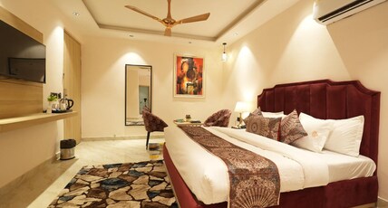 Luxe Stayz Saffron (500 Meters from Golden Temple) Room Type - DELUXE ROOM