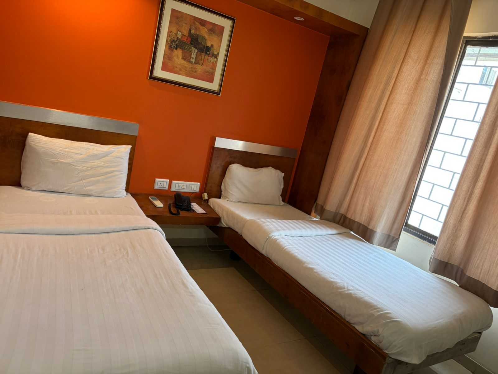Hotel O Savi Rooms - Tap to explore photos