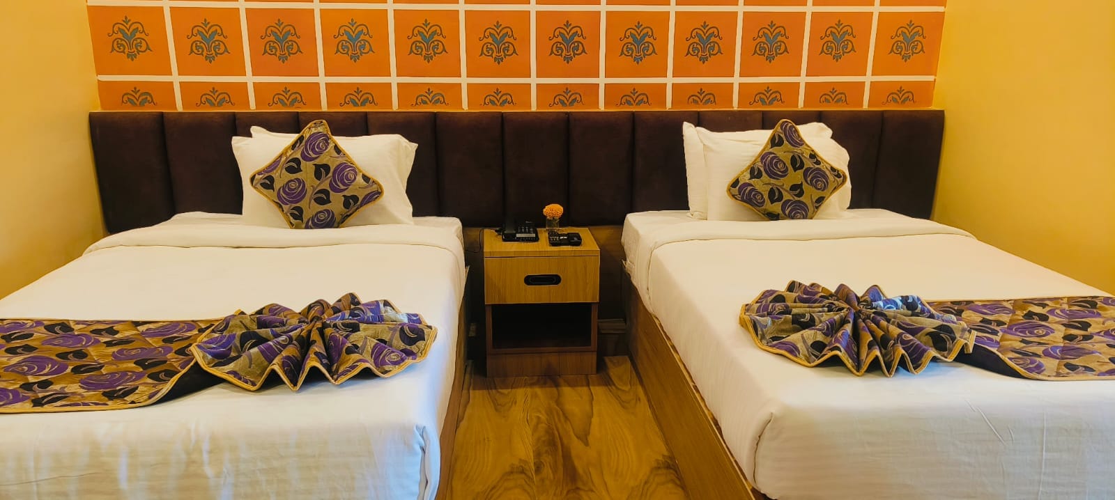 SAROJINI GARDEN HOTEL & RESTAURANT - Tap to explore photos