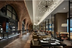 Hotel Stripes Kuala Lumpur, Autograph Collection