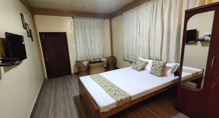 F N Guest House Room Type - Double Bed Room