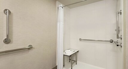 Hilton Fort Collins Room Type - 1 KING ACC W  RI SHWR