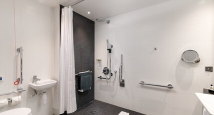InterContinental LONDON - THE O2  Room Type - 1 King Classic Accessible