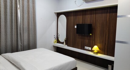 Ten 11 hotel and restaurant Room Type - Delux Room