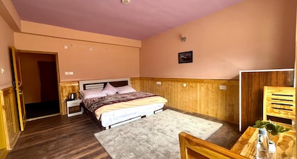 The Mountain Wonderland Hotel and Restaurant Room Type - Super Deluxe with Balcony and Mountain View The Mountain Wonderland Hotel and Restaurant Room Type - Super Deluxe with Balcony and Mountain View