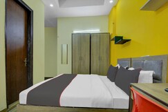 Super Hotel O The Arrow Infront of Max Hospital