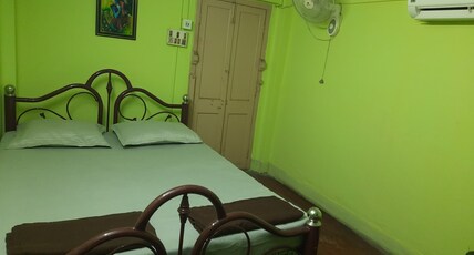 Bubble Beds kolkata Room Type - Room 1A: Triple Occupancy Private Room AC with shared bathroom