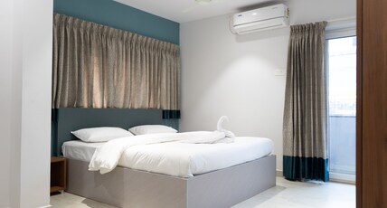 Hotel Hitech Delite Room Type - Deluxe King Room AC