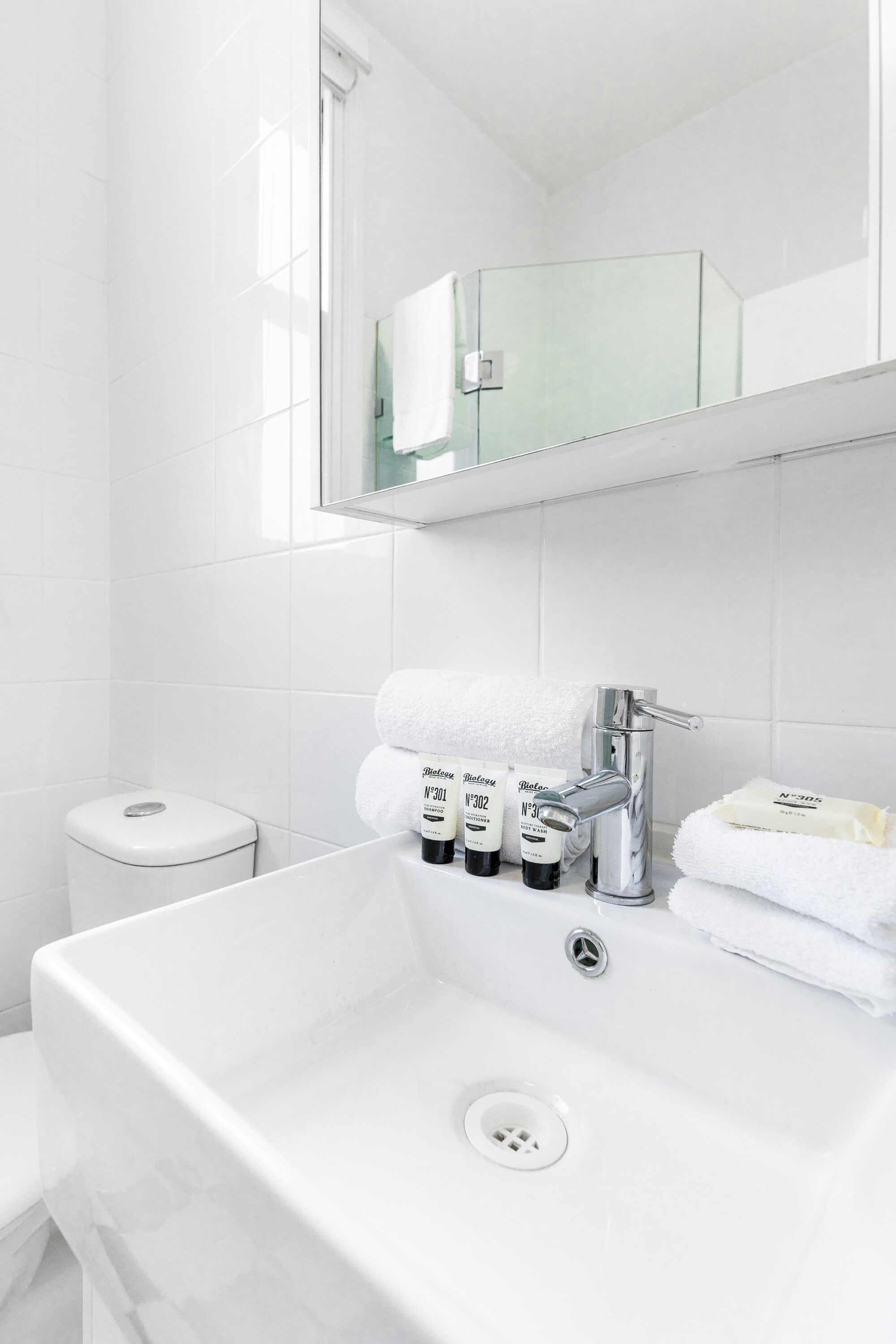 Perfect Located Studio Apartment - Tap to explore photos
