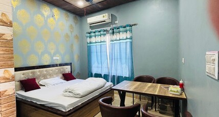 Raj Palace Hotel and Restaurant Room Type - Deluxe Room