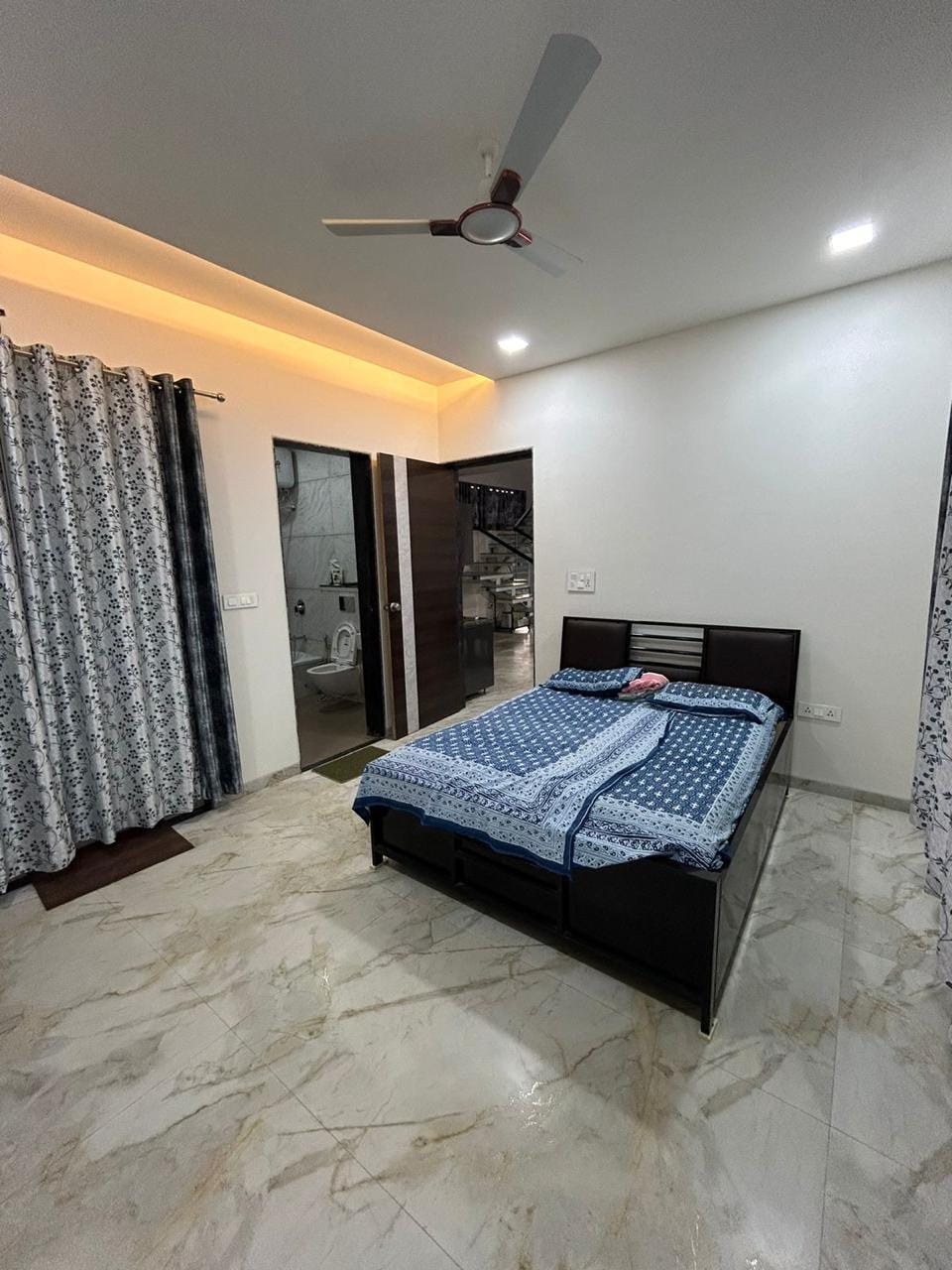 Sunset Villa - Tap to explore photos