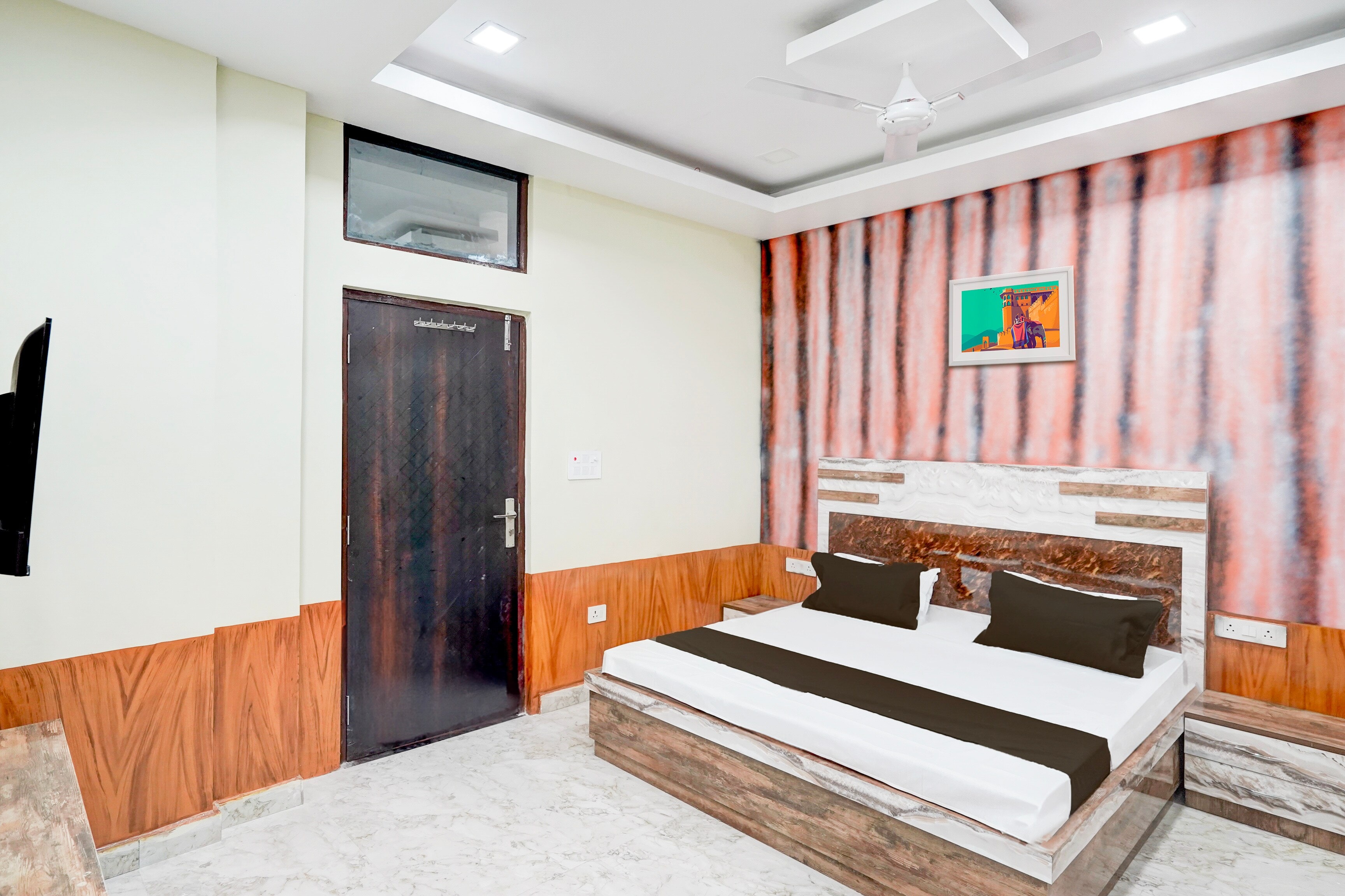 Hotel O JEWAR GOLD - Tap to explore photos