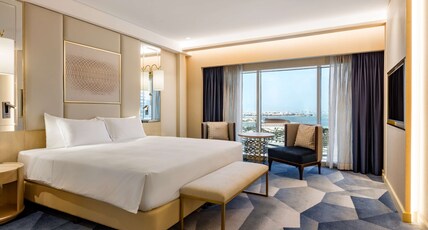 The Diplomat Radisson Blu Hotel, Residence & Spa Room Type - Royal Suite - Sea View - Lounge Acess