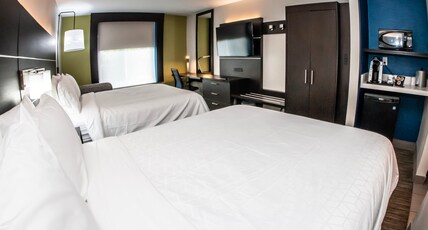 Holiday Inn Express Allentown North Room Type - 2 Queen Beds Standard