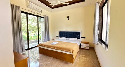 Haven Wood Resort Room Type - Deluxe Room with Pool View and Balcony