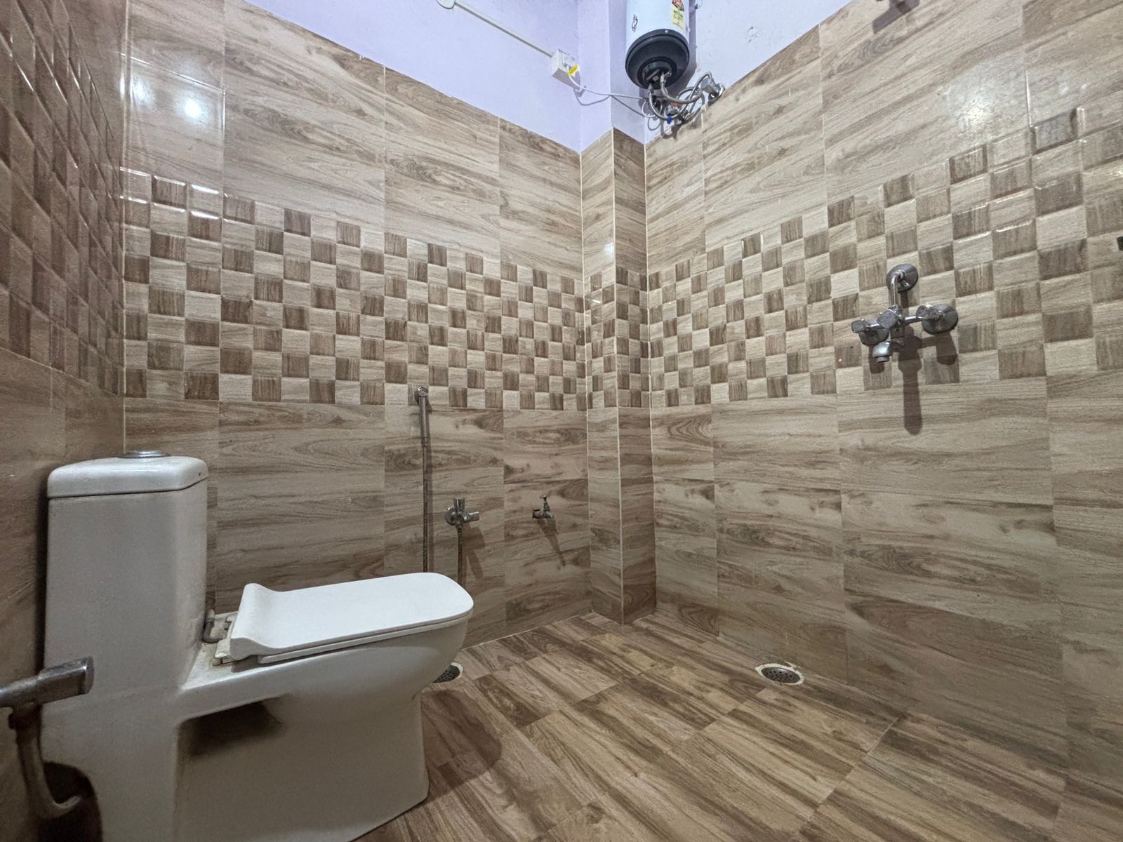 Adrija Guest House - Tap to explore photos